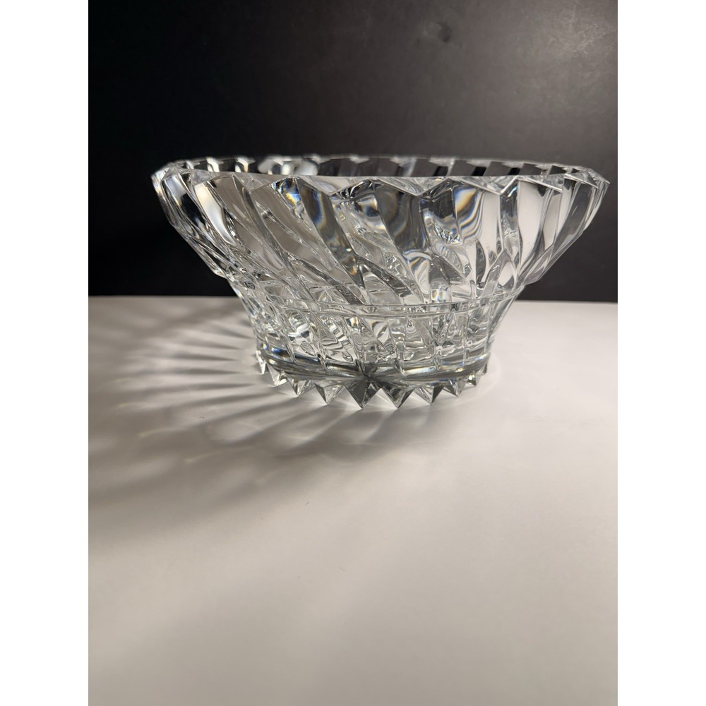 Mikasa Rainier Crystal Bowl 9" Swirl Cut Lead Crystal Starburst Base Heavy